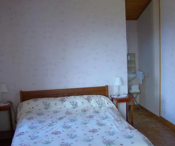 D'hotes Les Graves Bed and breakfast